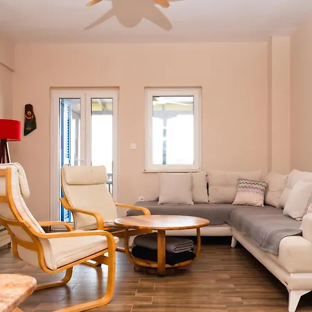 Mikoniatika Family House 2br 2 Baths Living Nea Kallikrateia