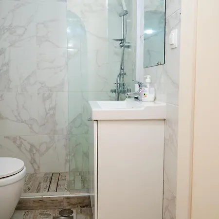 Mikoniatika Family House 2br 2 Baths Living Apartment